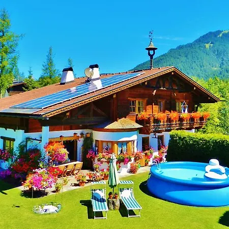 Haus Lukasser شقة